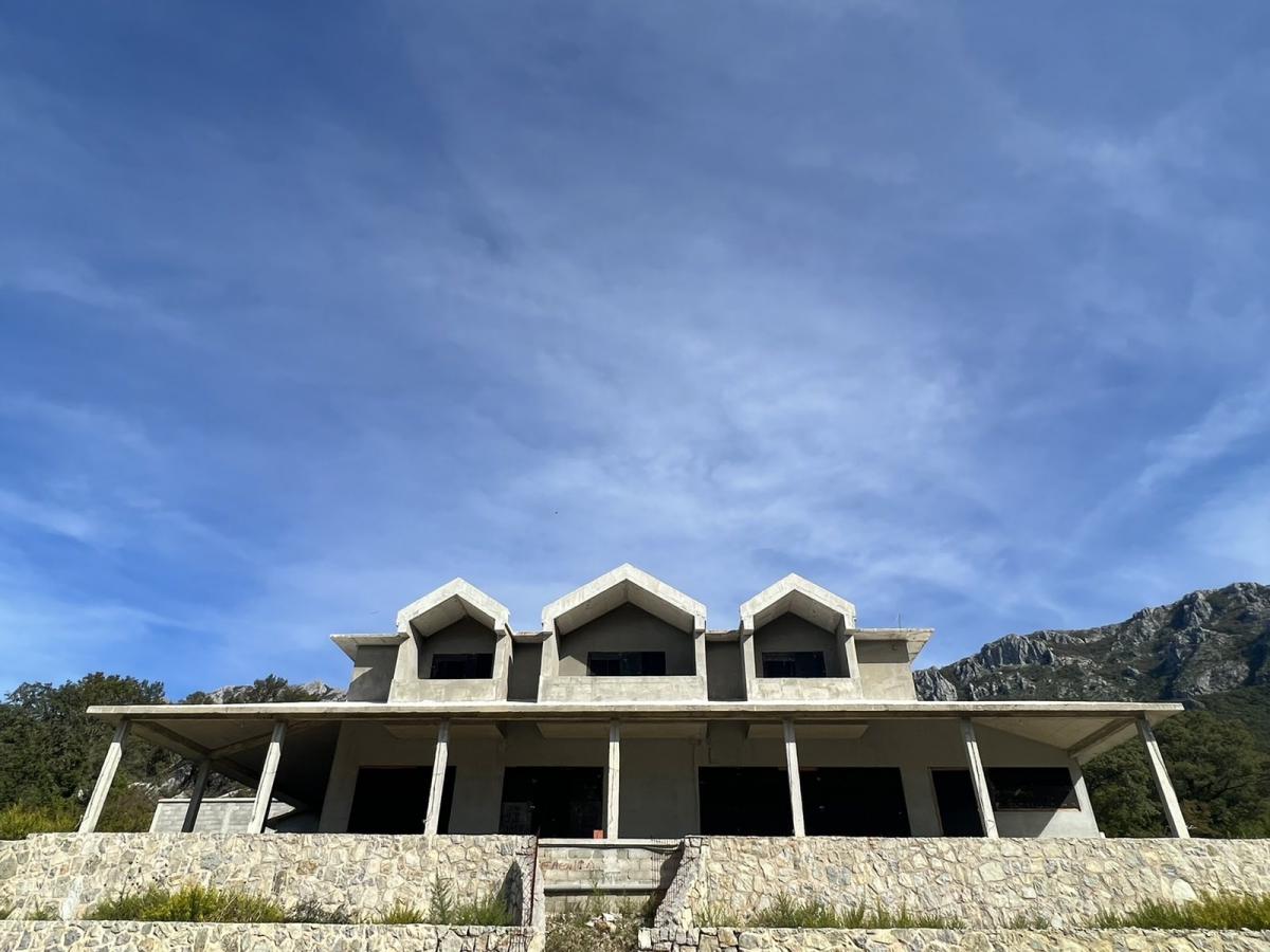 Luxury 5-bedroom house with a sea view in Bar for sale 5