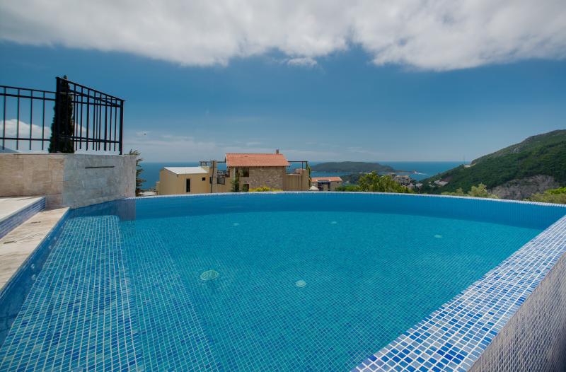 Kuća u Budvi, 170m²