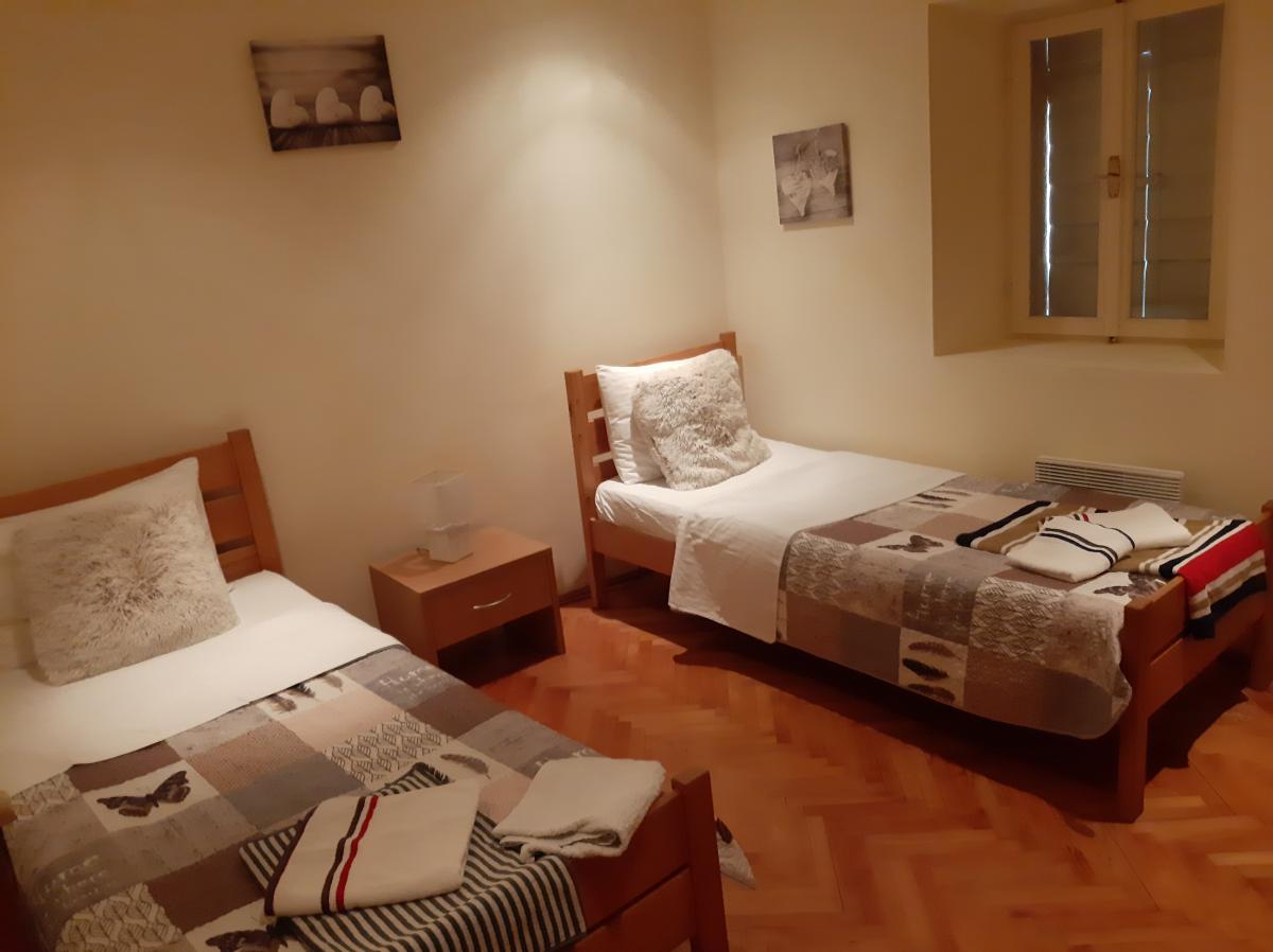 Beautiful 7-bedrom stone house with a swimming pool in Kotor is for sale 20