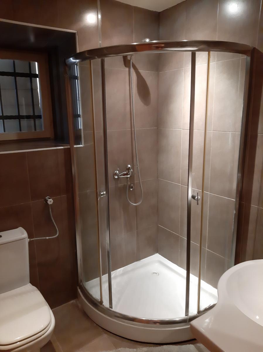 Beautiful 7-bedrom stone house with a swimming pool in Kotor is for sale 21