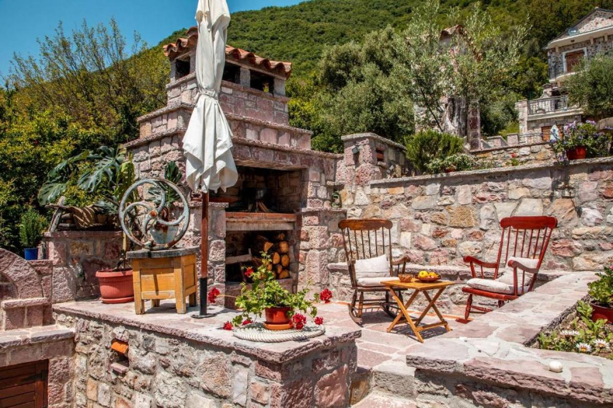 Luxury 1-bedroom house in Tivat for rent 4