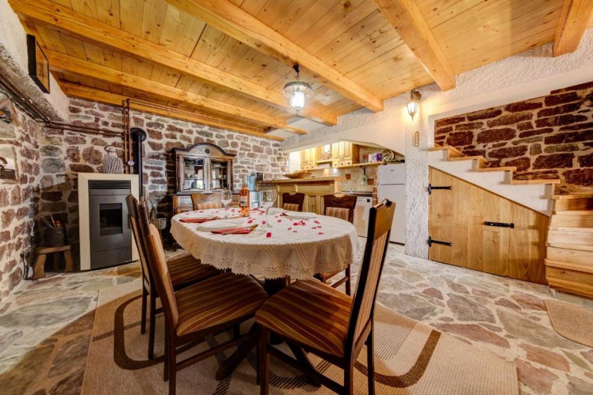 Luxury 1-bedroom house in Tivat for rent 8