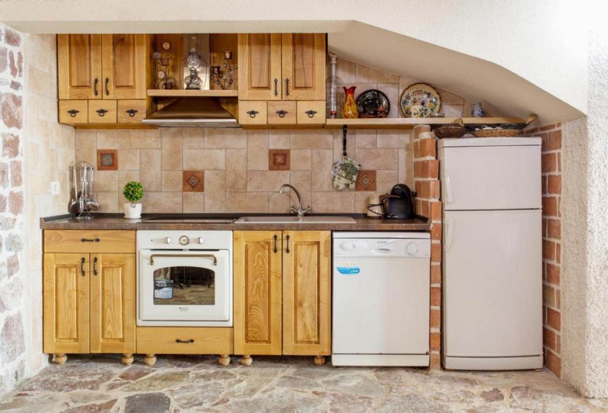 Luxury 1-bedroom house in Tivat for rent 9