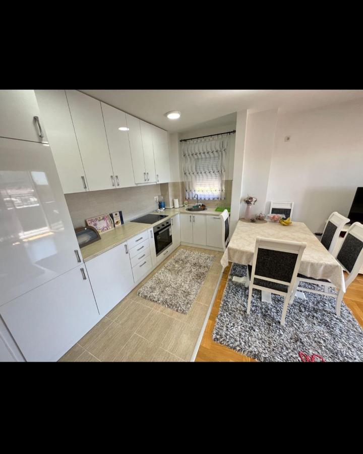 Fully furnished 3-bedroom apartment with a sea view in Budva for sale 9