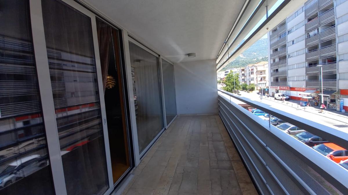 Modern 2-bedroom apartment in Budva for sale 9