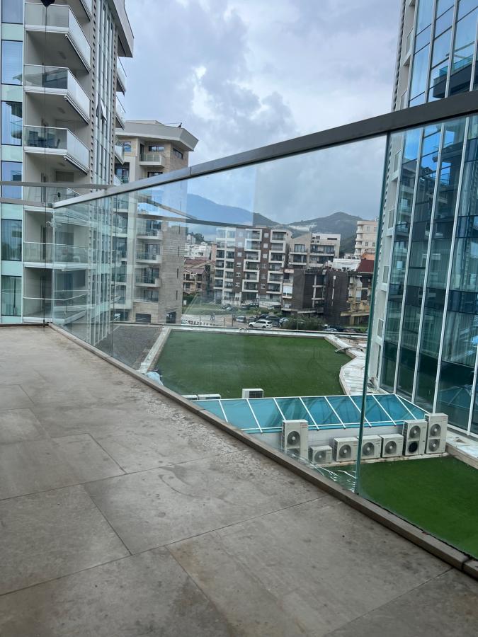 Luxury 1-bedroom apartment in Budva is for rent 9