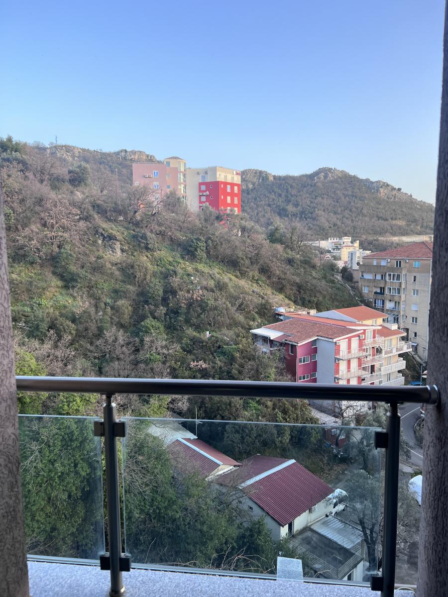 Modern studio with a sea view in Budva for sale 3