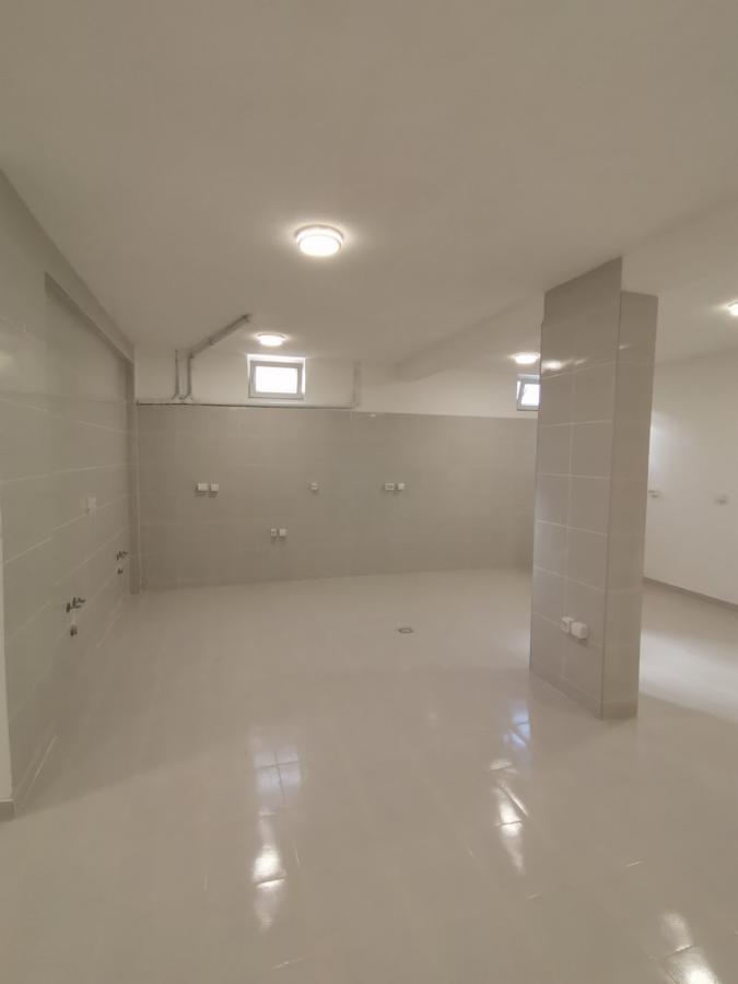 Poslovni prostor u Podgorici, 144m² 6