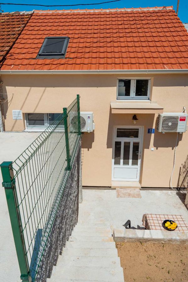 Modern 2-bedroom house in Tivat for rent 5