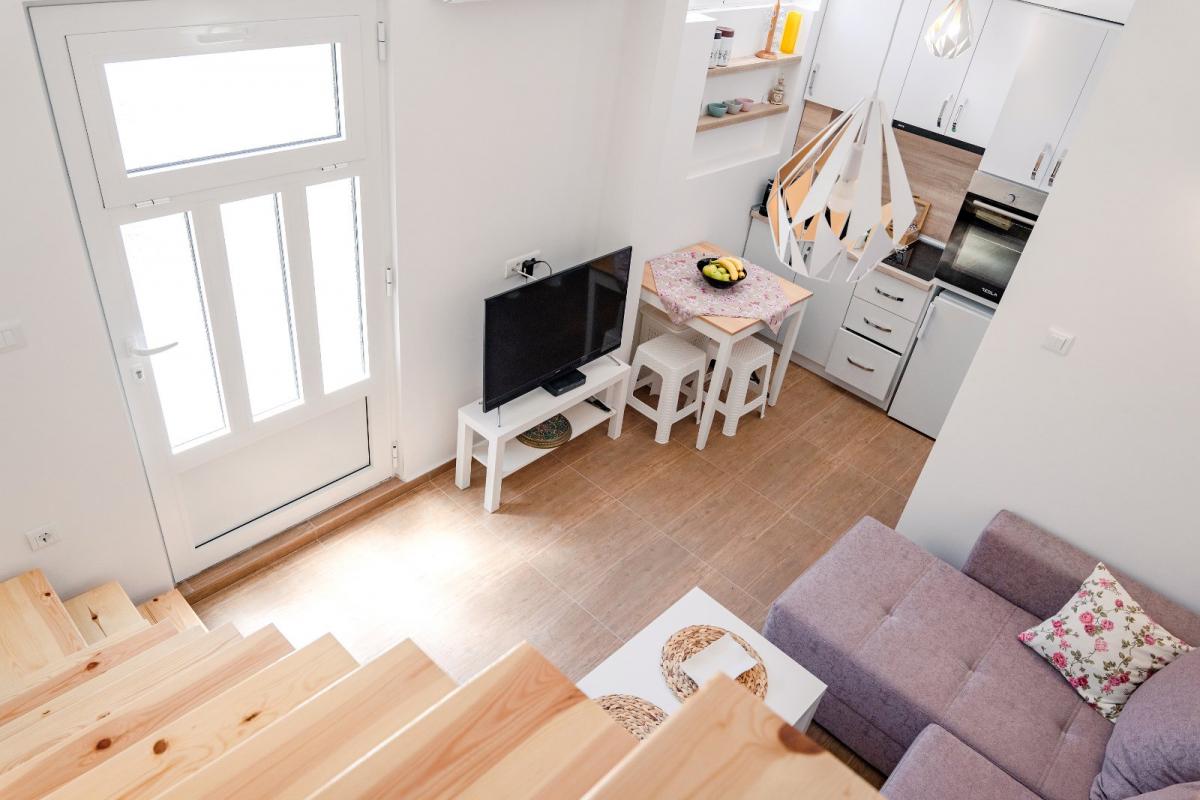 Modern 2-bedroom house in Tivat for rent 7