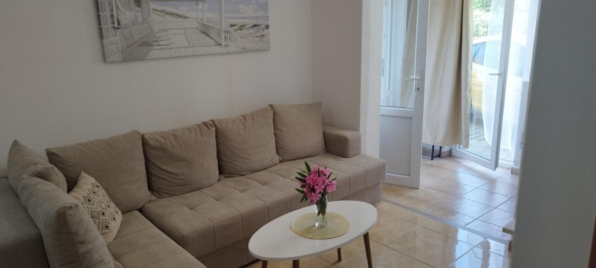 Modern 1-bedroom apartment in Budva is for rent