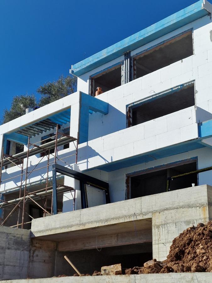 Luxury penthouse with a panoramic view of the sea in Budva is for sale 2