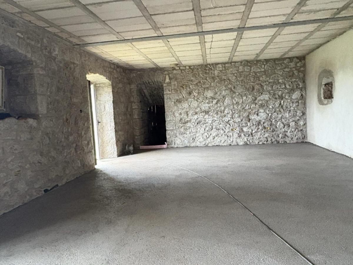 Luxury villa with a swimming pool in Kotor for sale 12