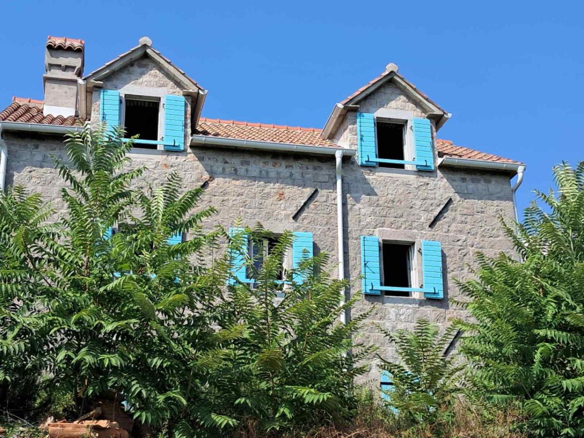 Luxury villa with a swimming pool in Kotor for sale 13