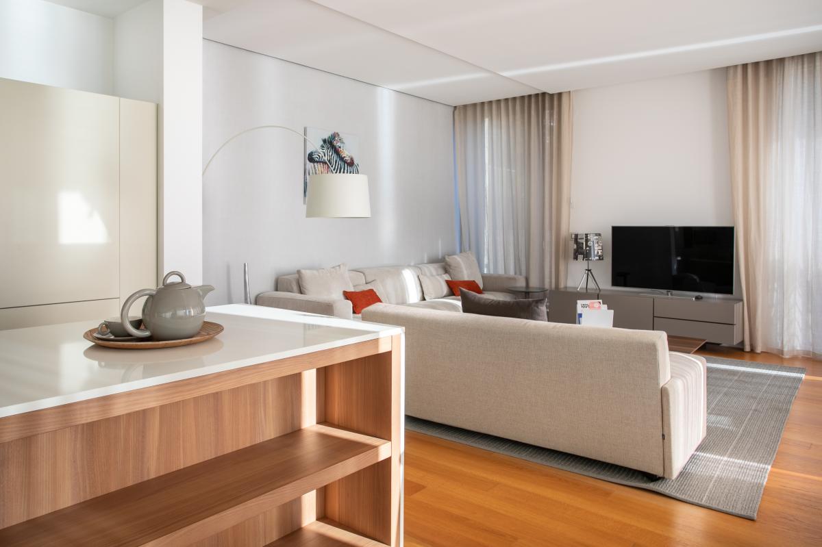 Gorgeous 2 bedroom Penthouse in Dukley Long term rent 14