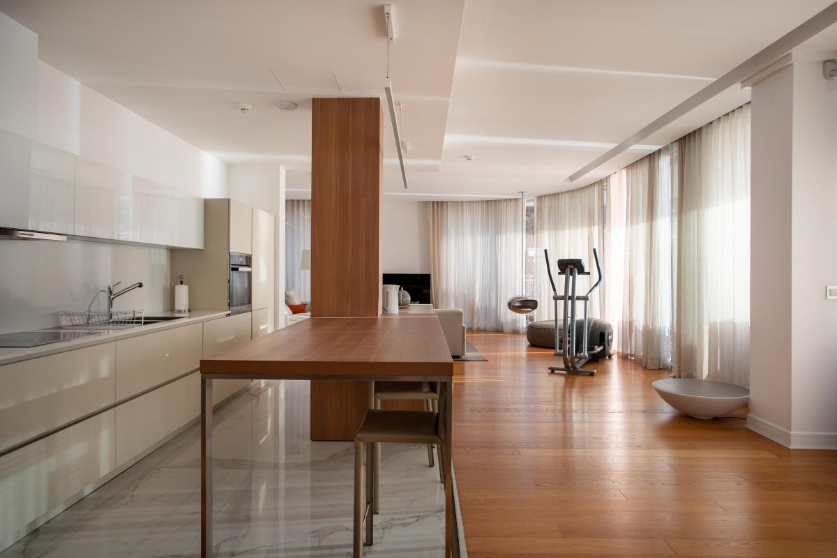 Gorgeous 2 bedroom Penthouse in Dukley Long term rent 3