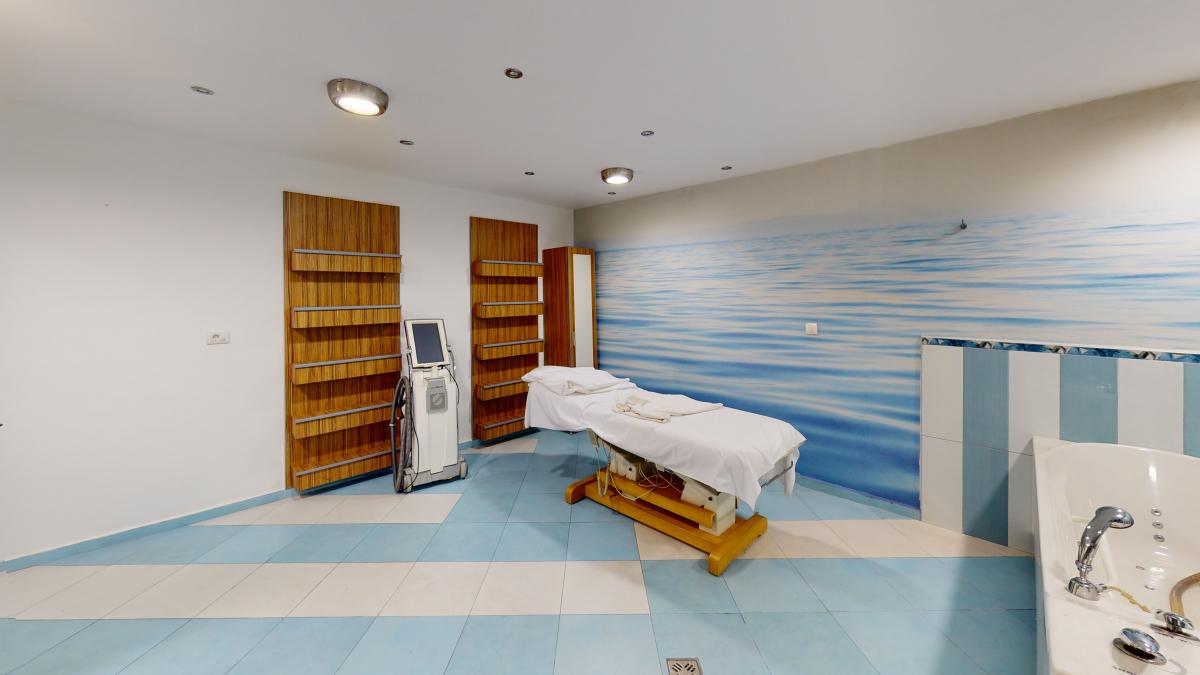 Private Small Polyclinic for Sale 30