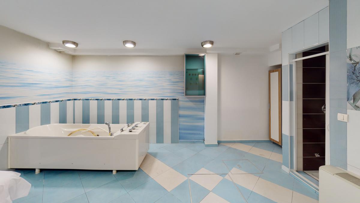 Private Small Polyclinic for Sale 32