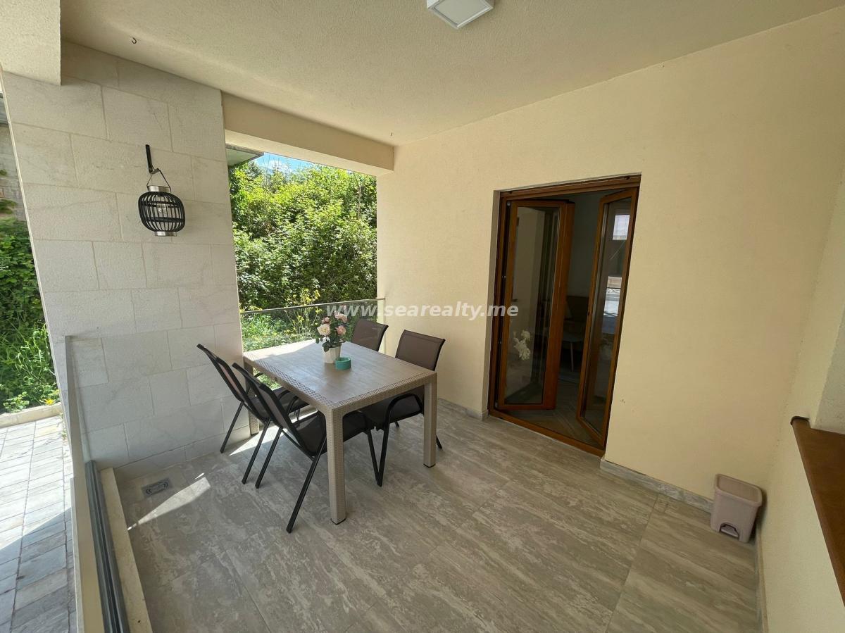 Dvosoban stan u Tivtu, 45m² 2