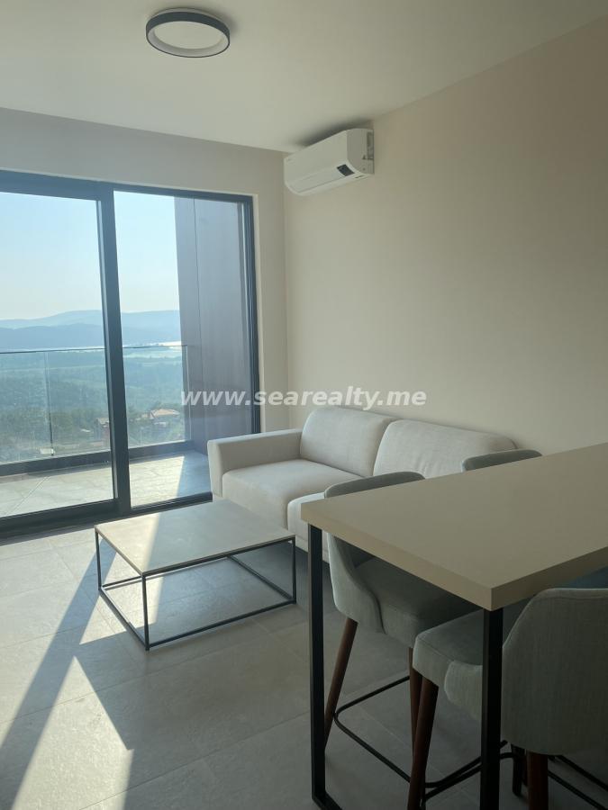 Beautiful apartment in the forest with a view of the sea of the Tivat Bay, the islands of Our Lady of Mercy and the Island of Flowers 12