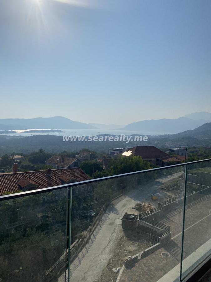 Beautiful apartment in the forest with a view of the sea of the Tivat Bay, the islands of Our Lady of Mercy and the Island of Flowers 3