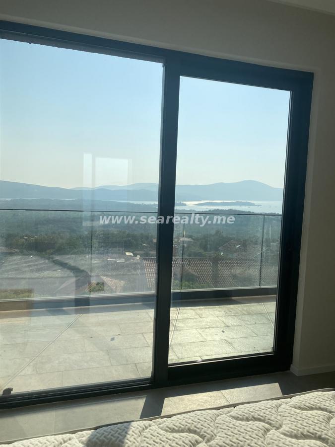 Beautiful apartment in the forest with a view of the sea of the Tivat Bay, the islands of Our Lady of Mercy and the Island of Flowers 22