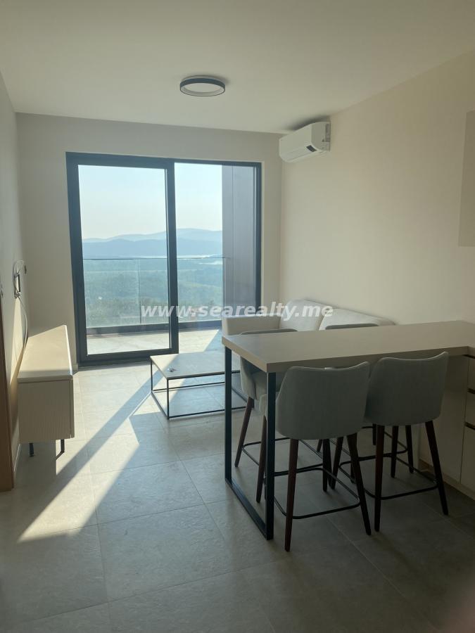 Beautiful apartment in the forest with a view of the sea of the Tivat Bay, the islands of Our Lady of Mercy and the Island of Flowers 5