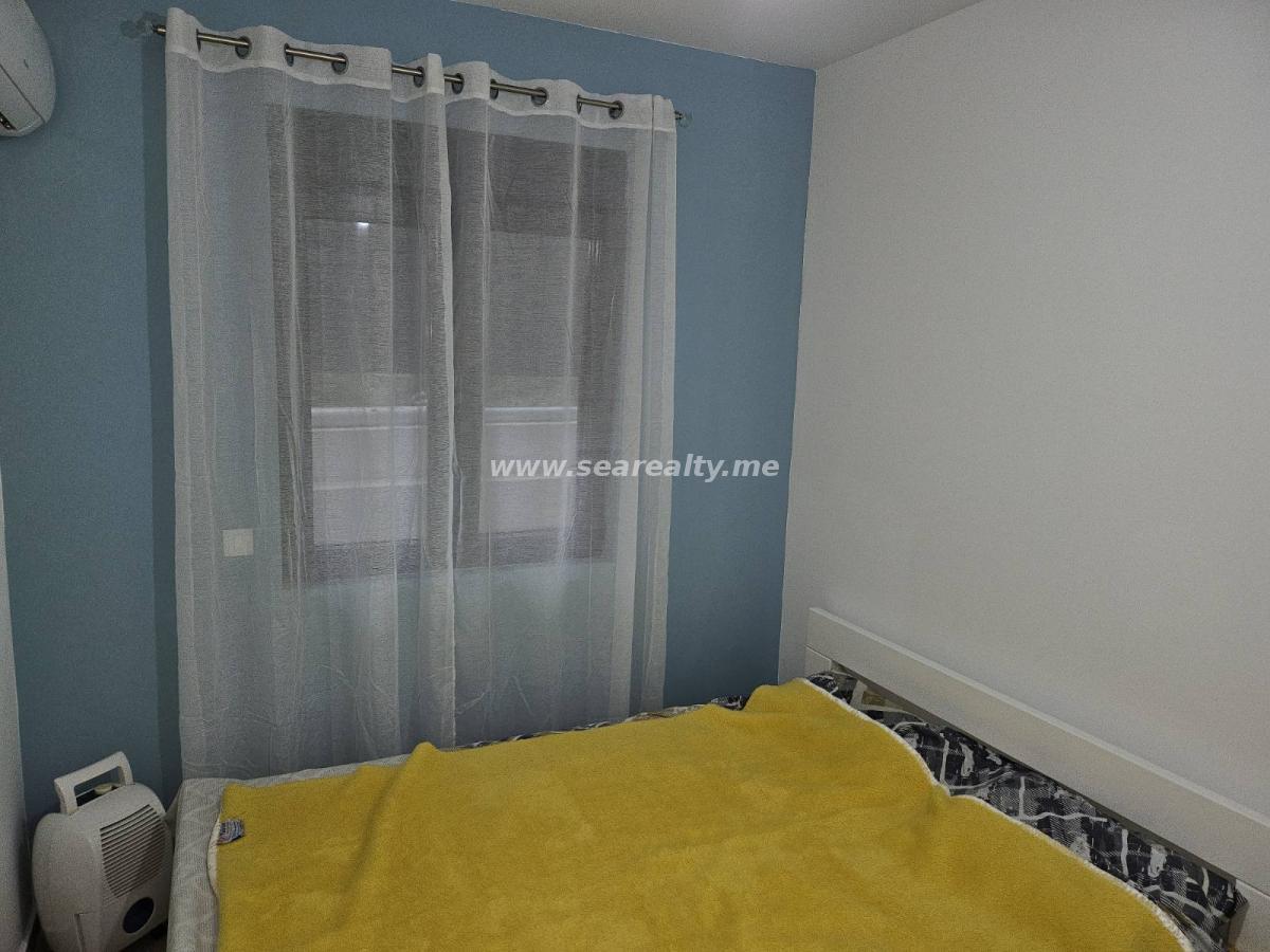 Dvosoban stan u Tivtu, 64m² 2