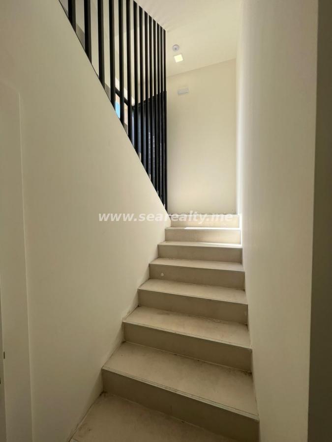 Kuća u Tivtu, 273m² 10