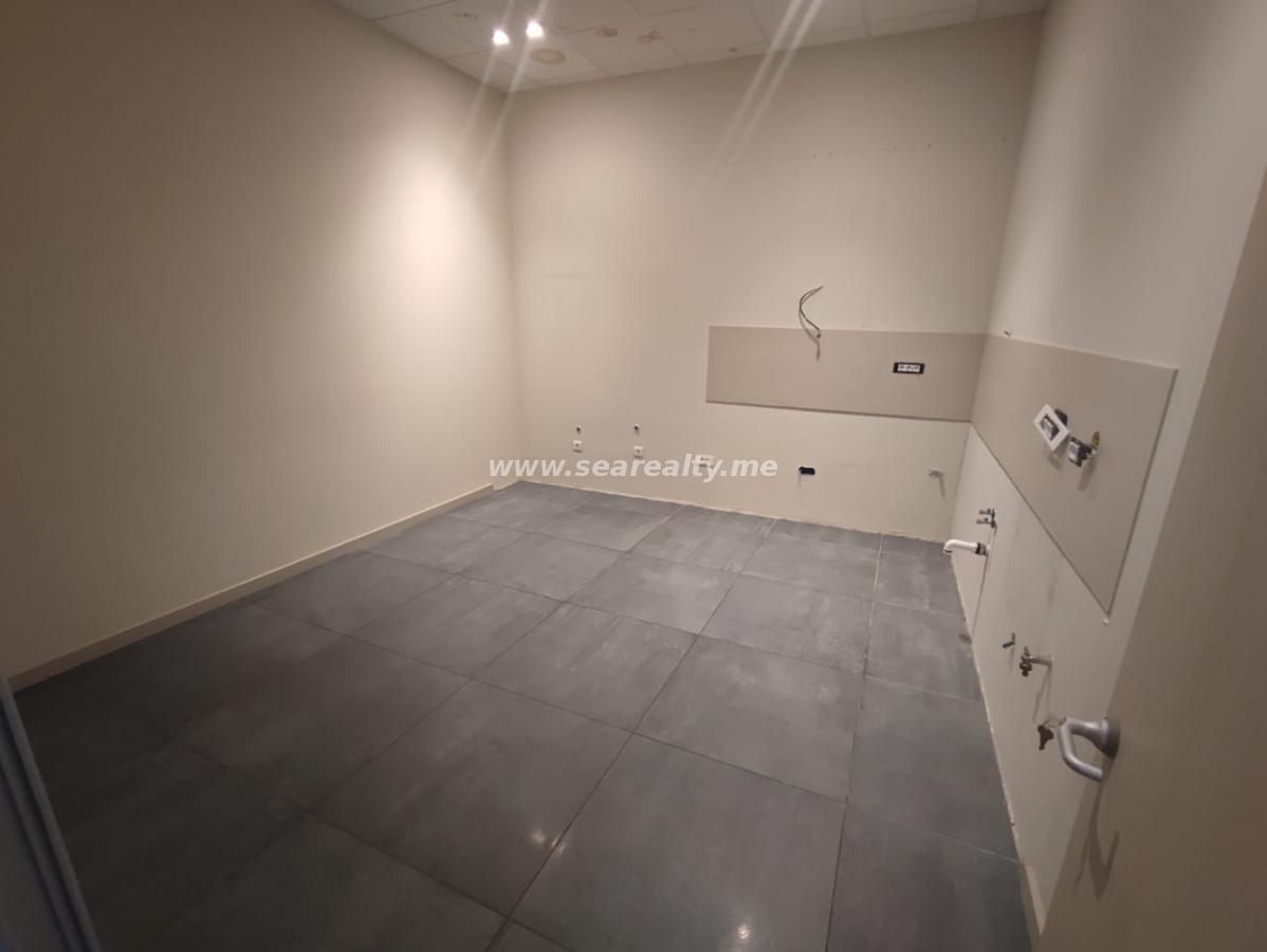 Poslovni prostor u Tivtu, 220m² 3