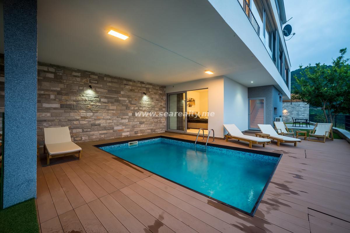 Kuća u Tivtu, 280m² 40