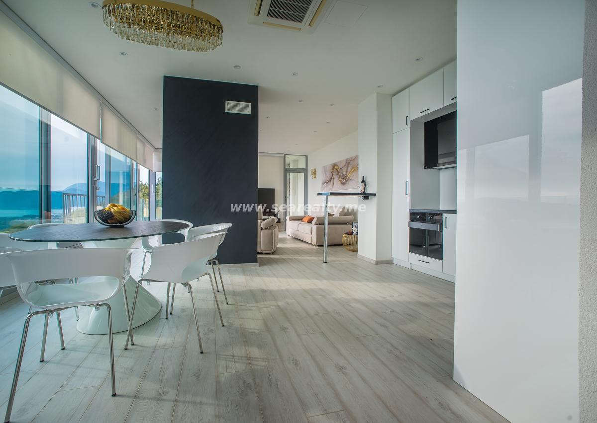 Kuća u Tivtu, 280m² 56