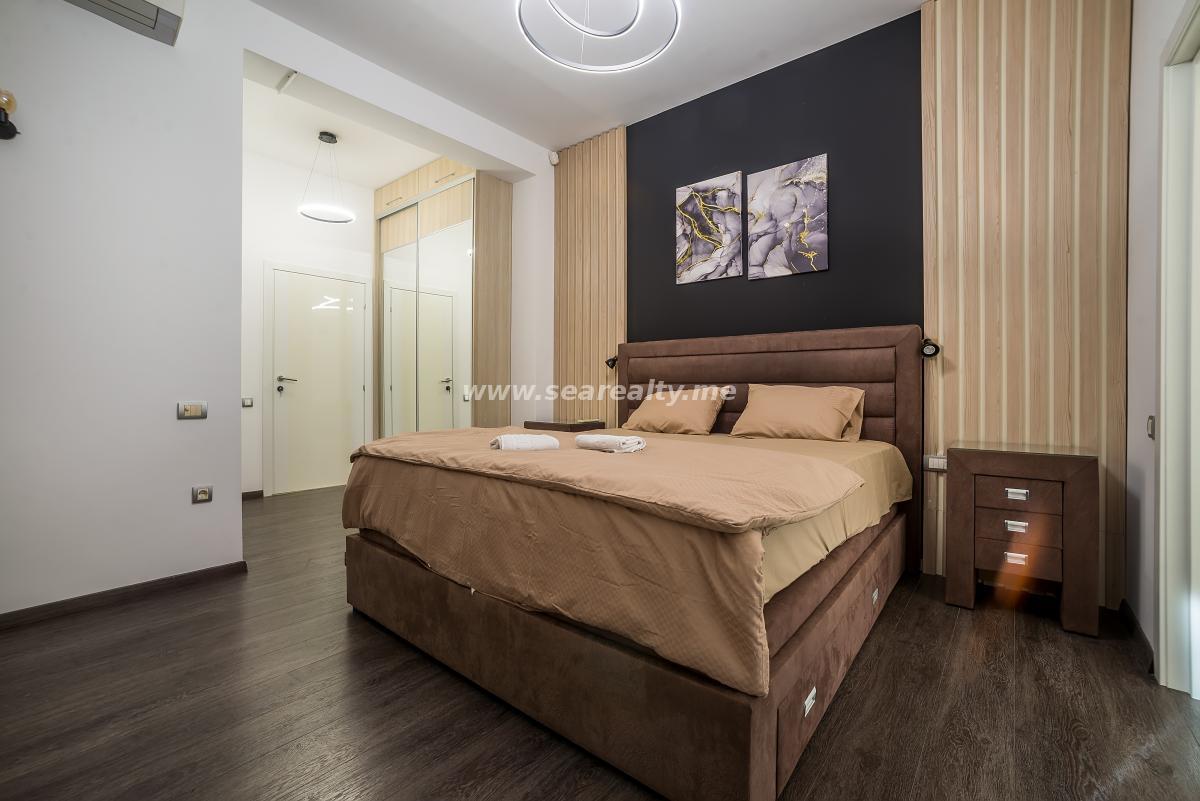 Kuća u Tivtu, 280m² 57