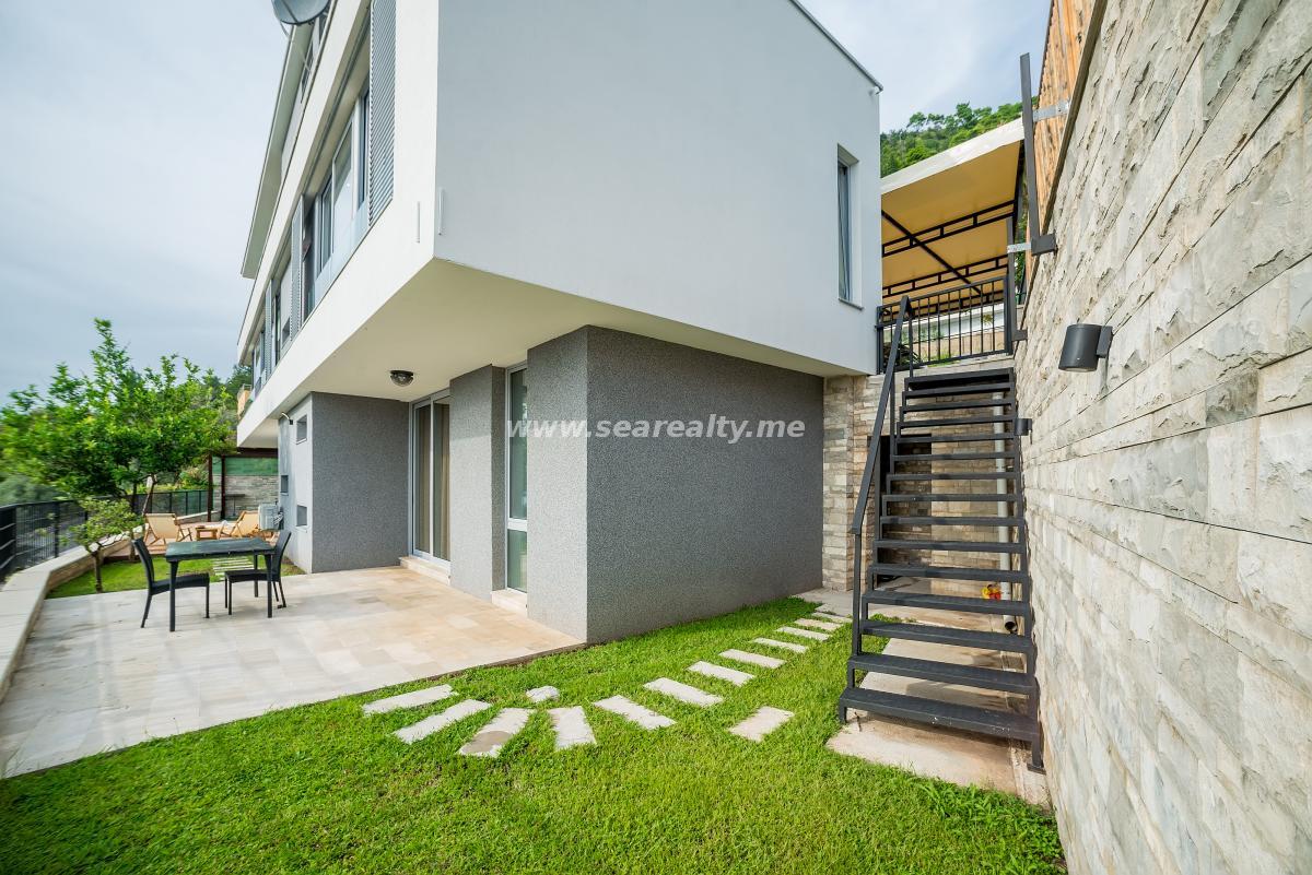 Kuća u Tivtu, 280m² 61