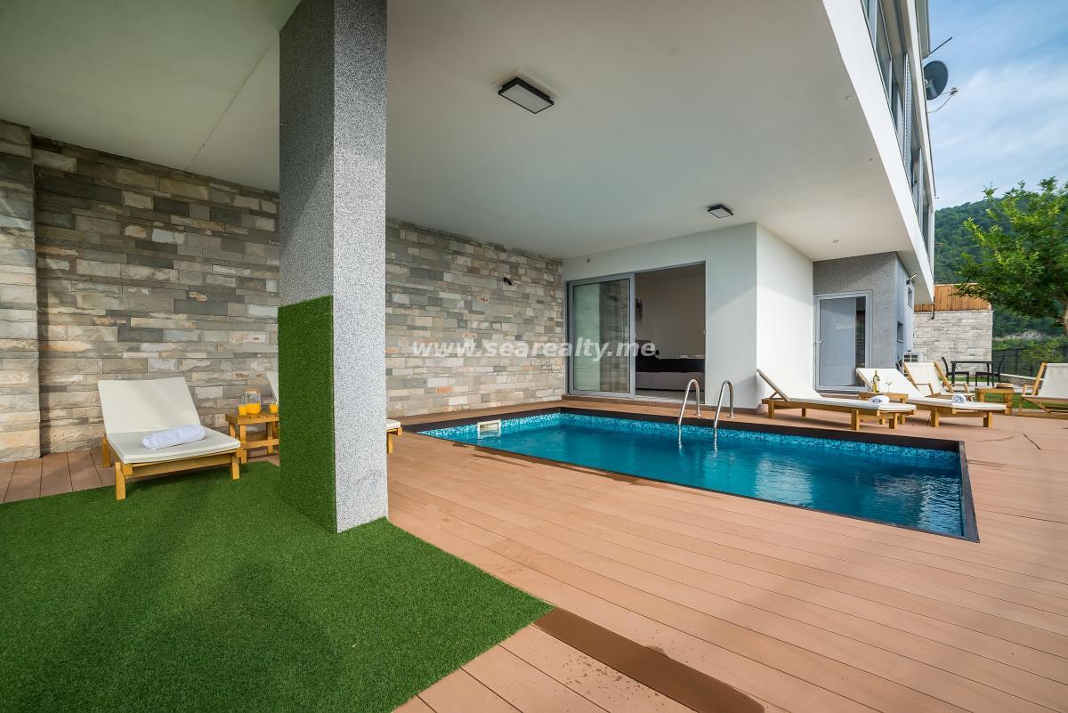 Kuća u Tivtu, 280m² 69