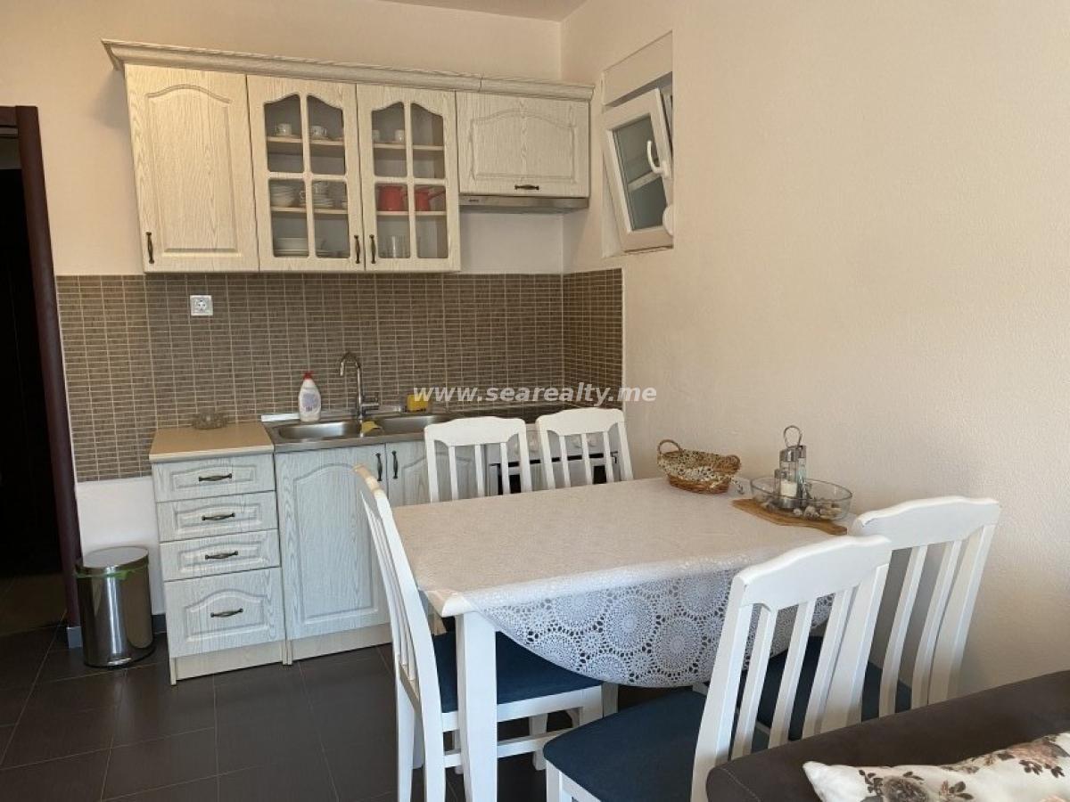 Stan u Herceg Novom, 45m²