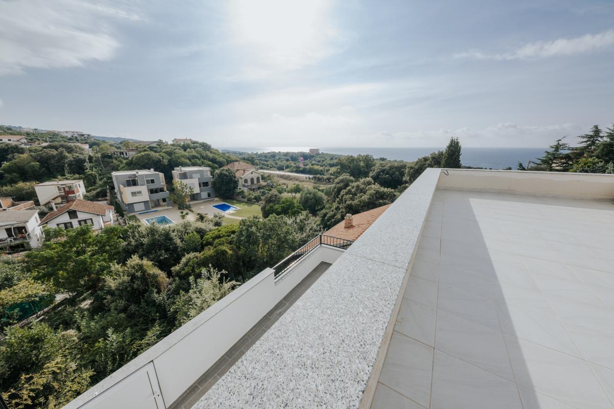 Kuća u Baru, 250m² 19
