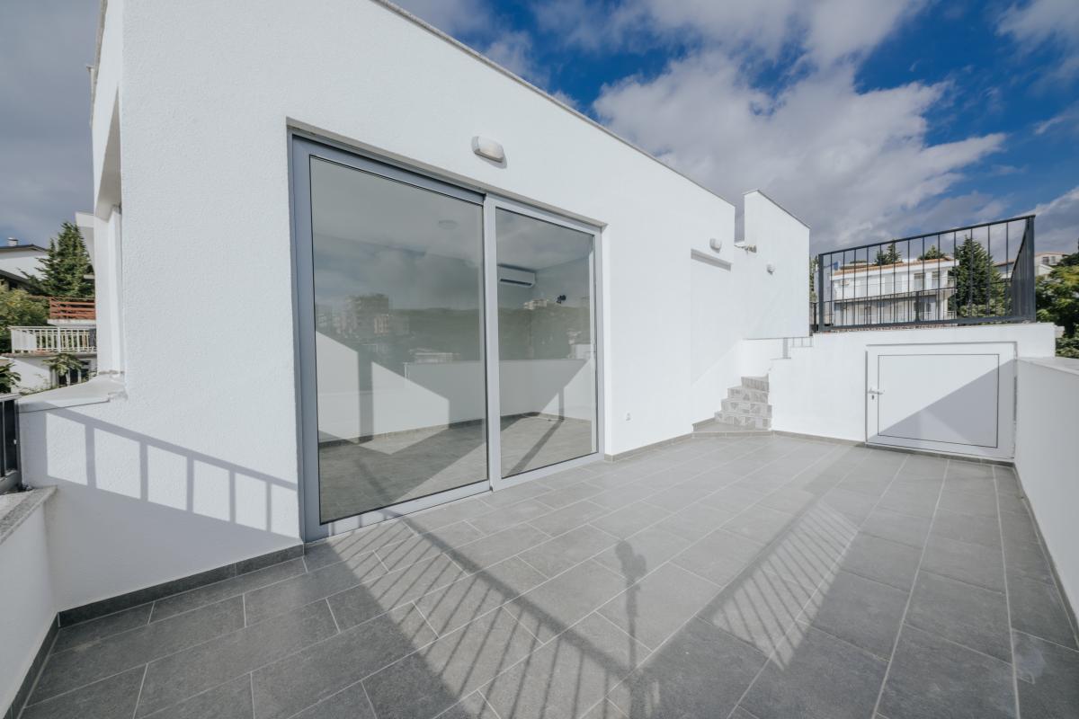 Kuća u Baru, 250m² 21