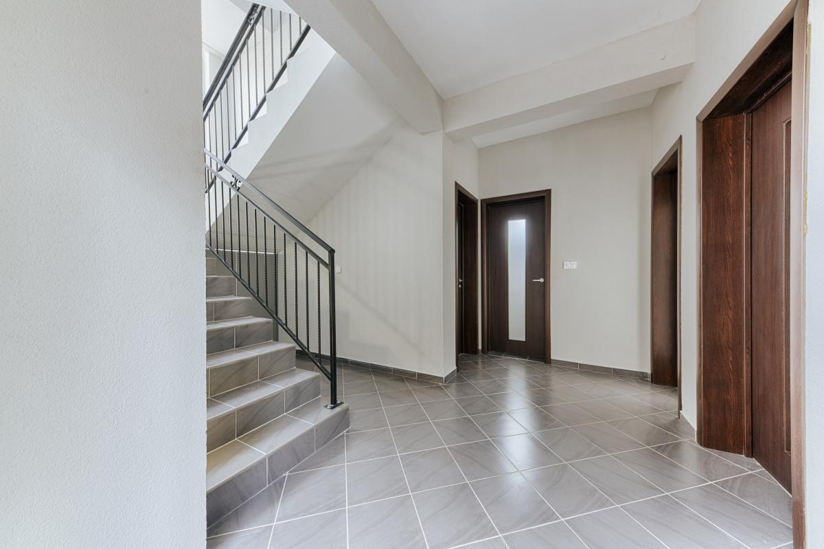 Kuća u Baru, 250m² 10