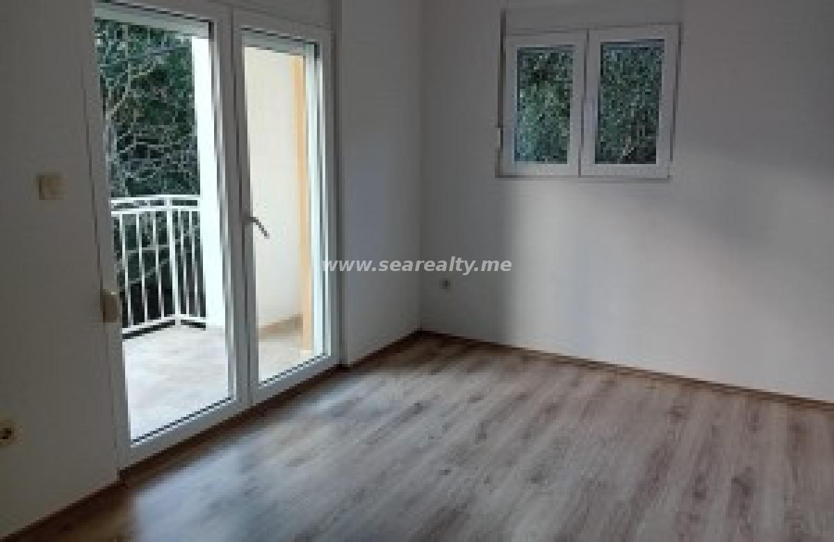 Apartment for Sale, Bijela 4