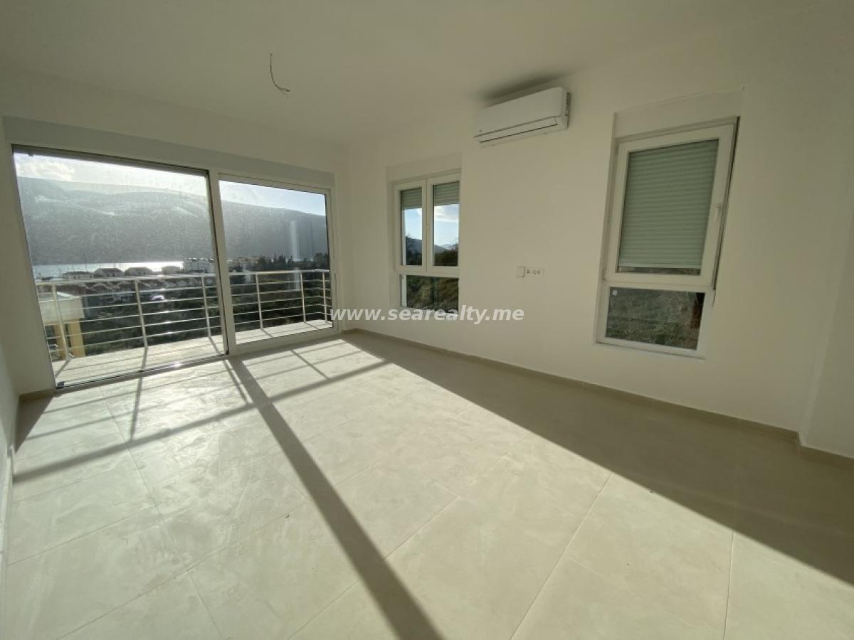 Stan u Herceg Novom, 69m²