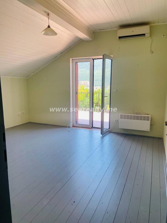 Kuća u Herceg Novom, 190m²