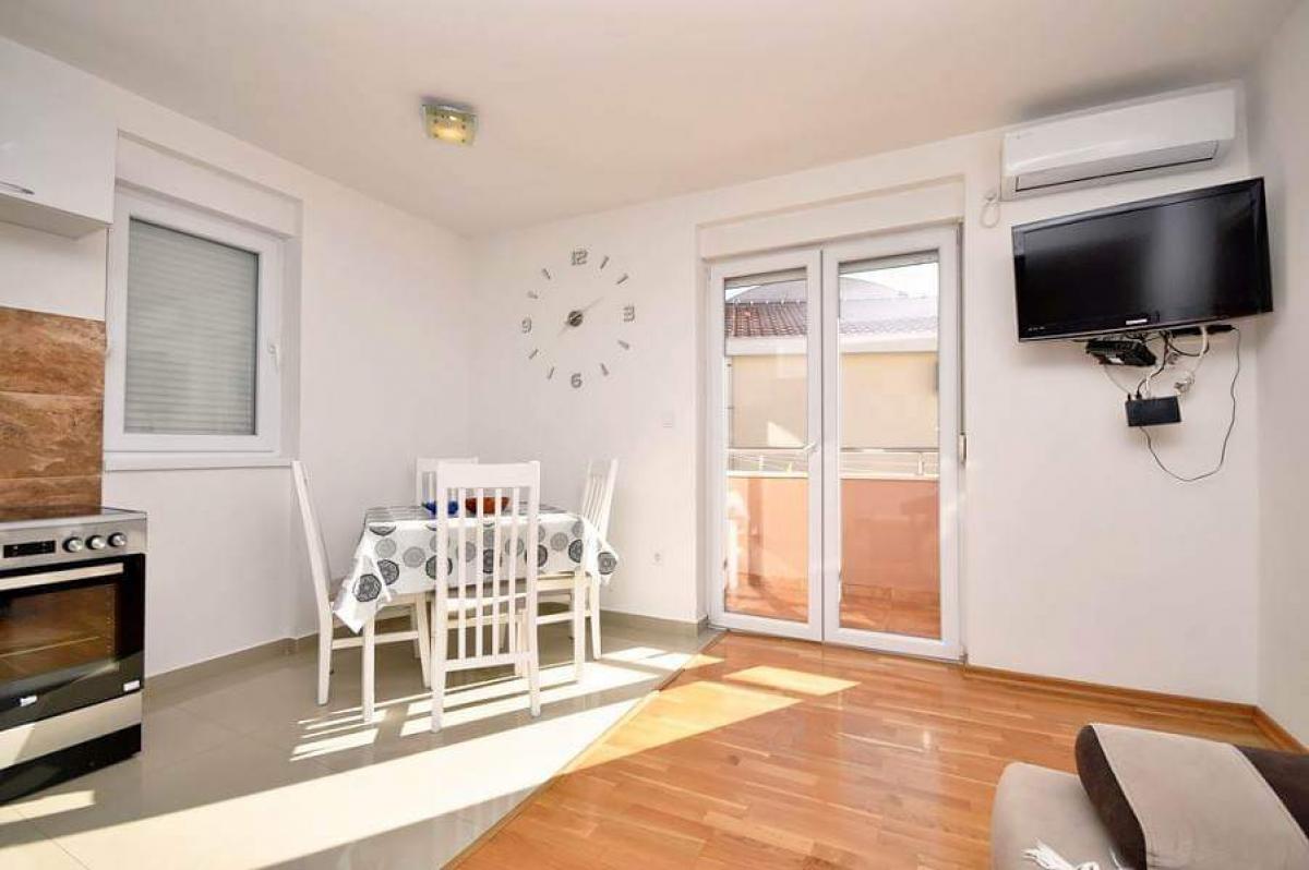 Dvoiposoban stan u Herceg Novom, 55m² 22