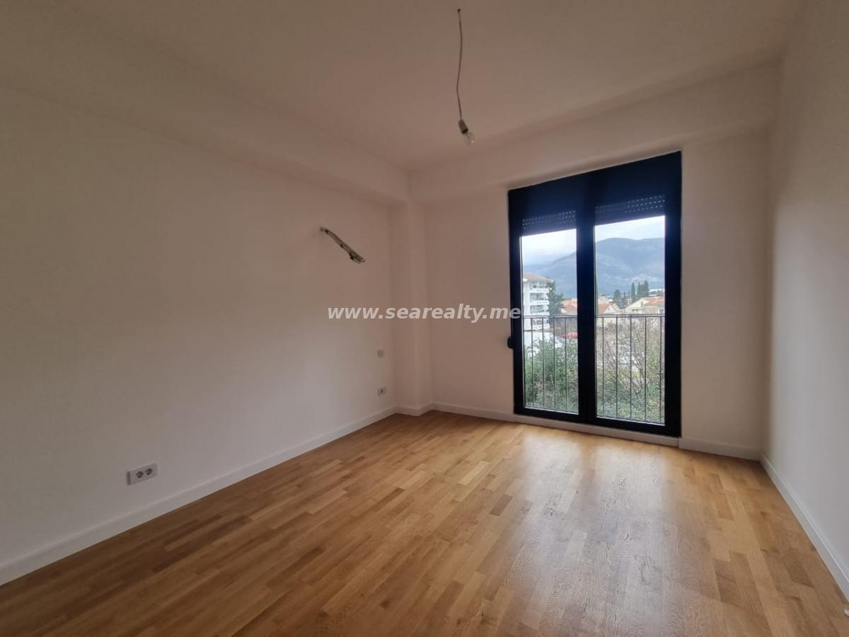 Modern One-Bedroom Apartment with Parking Space 6