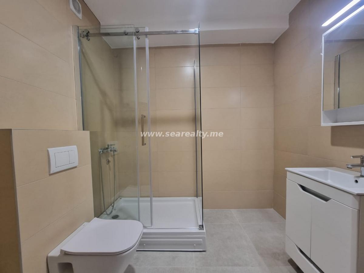 Modern One-Bedroom Apartment with Parking Space 9