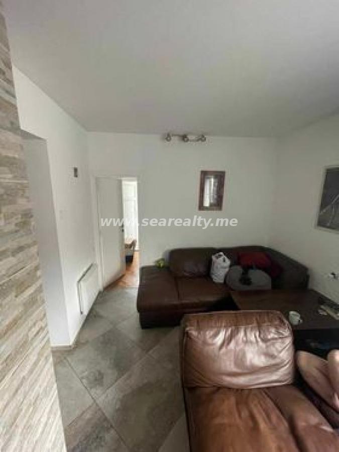 Dvosoban stan u Tivtu, 52m²