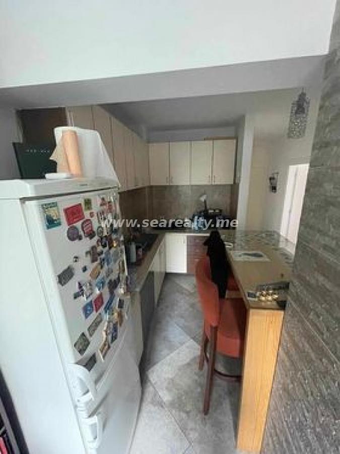 Dvosoban stan u Tivtu, 52m² 2