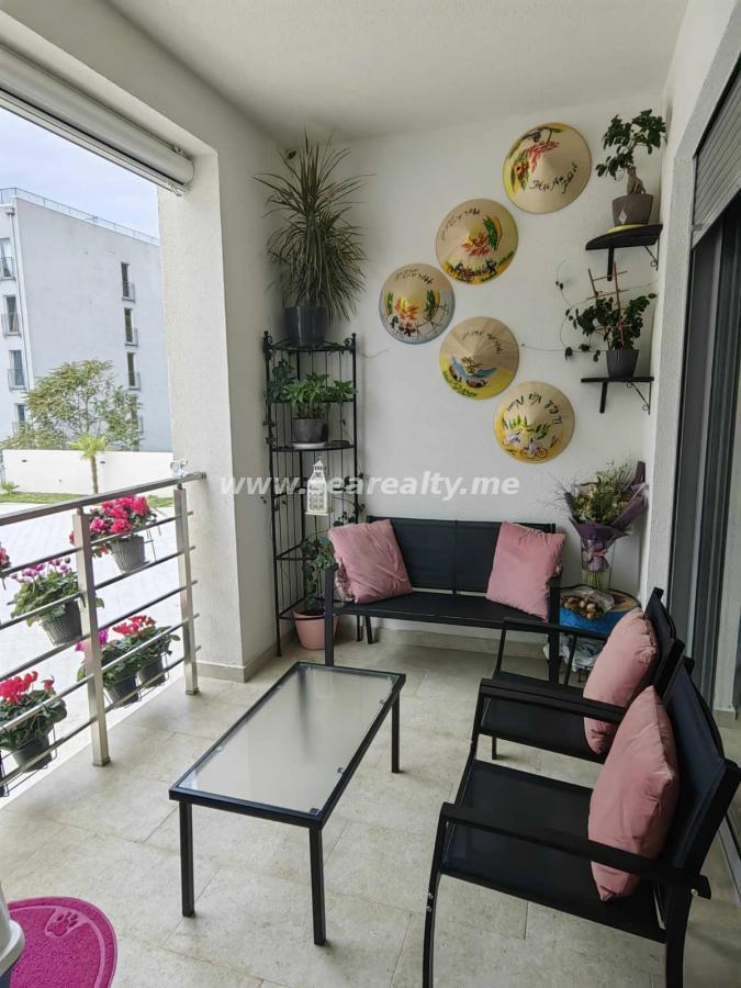 Sale - Modern One-Bedroom Apartment with Sea View 17