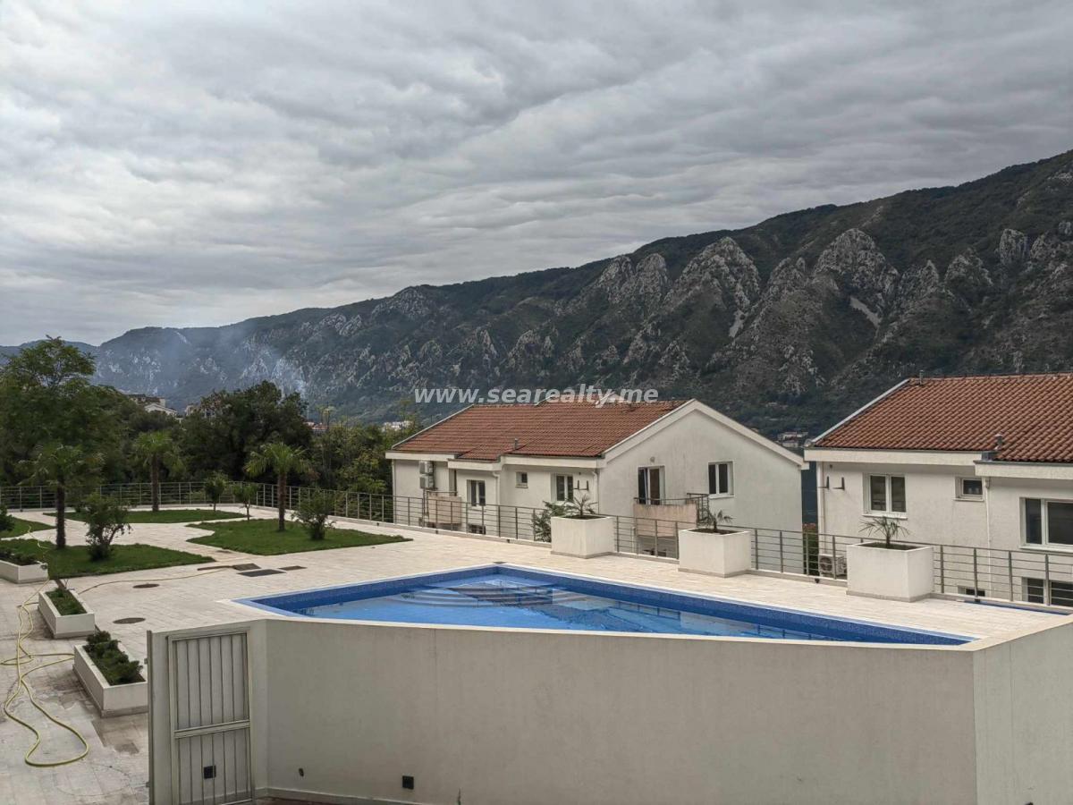 Sale - Modern One-Bedroom Apartment with Sea View 22