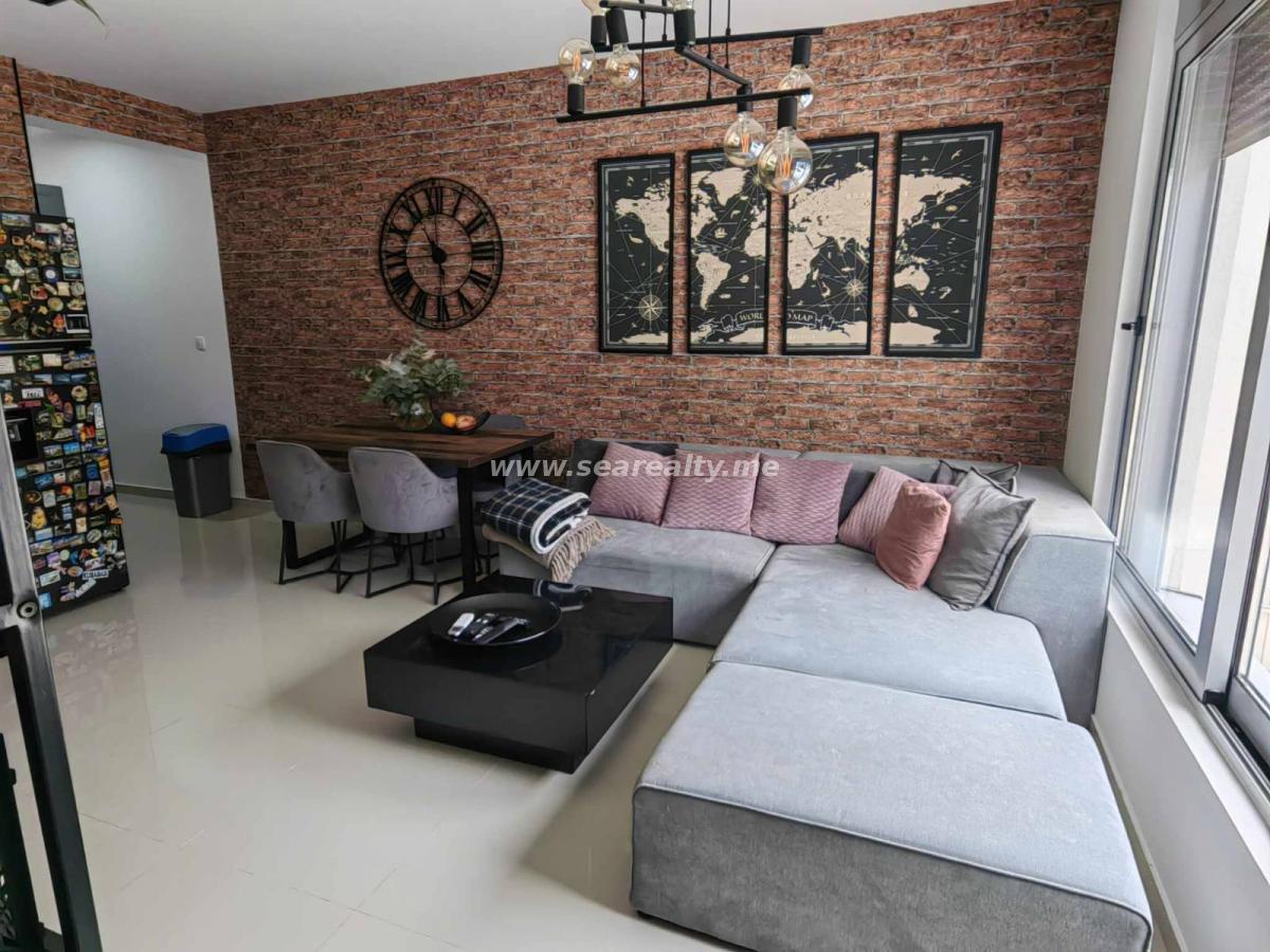 Sale - Modern One-Bedroom Apartment with Sea View 29